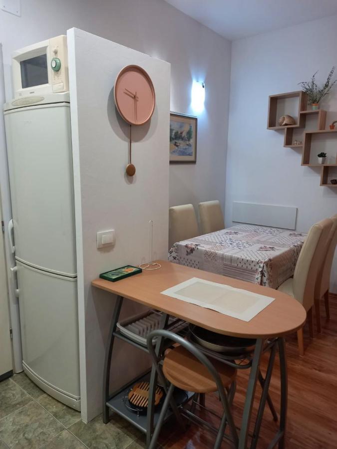 Jelena Apartment โอมิช ภายนอก รูปภาพ