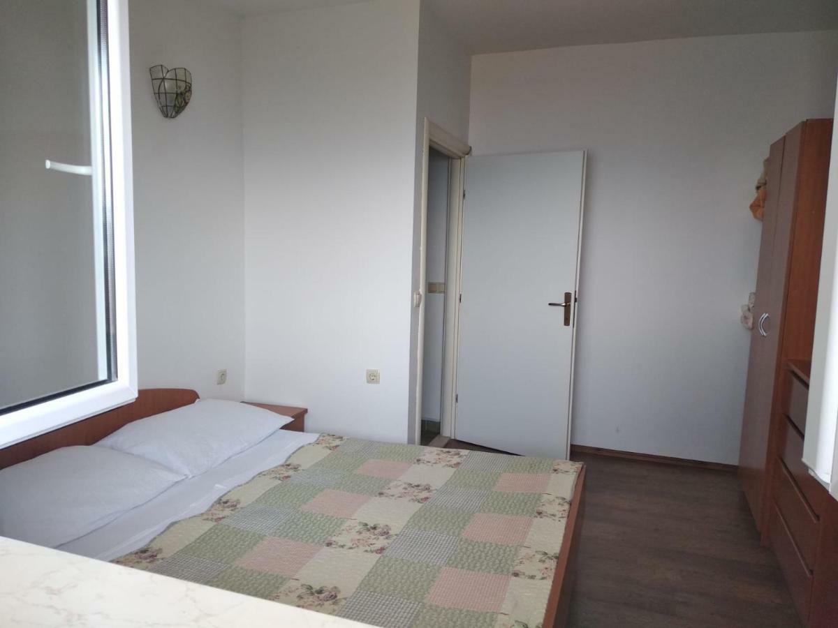 Jelena Apartment โอมิช ภายนอก รูปภาพ